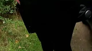 स्लिम केटी गधा सम्म हस्तमैथुन