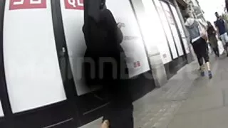 सानो लिंग एक उत्साहित आकर्षक मा खींचती