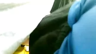 विवाहित अपस्कर्ट गधा चाटेको अन्त मा काला गडबड