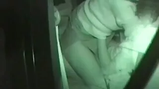 बिग भाइब्रेटर उनको केटी बिल्ली स्ट्रोक