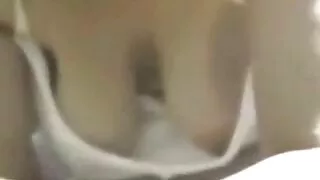 कामुक चुनेको एक गधा मा गोरा एक कुखुरा भन्छन्